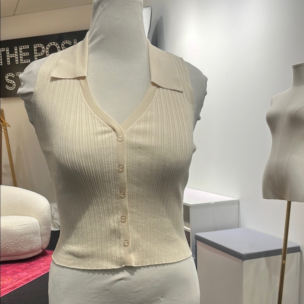 Express Cream Sleeveless V-Neck Vest Ribbed Top